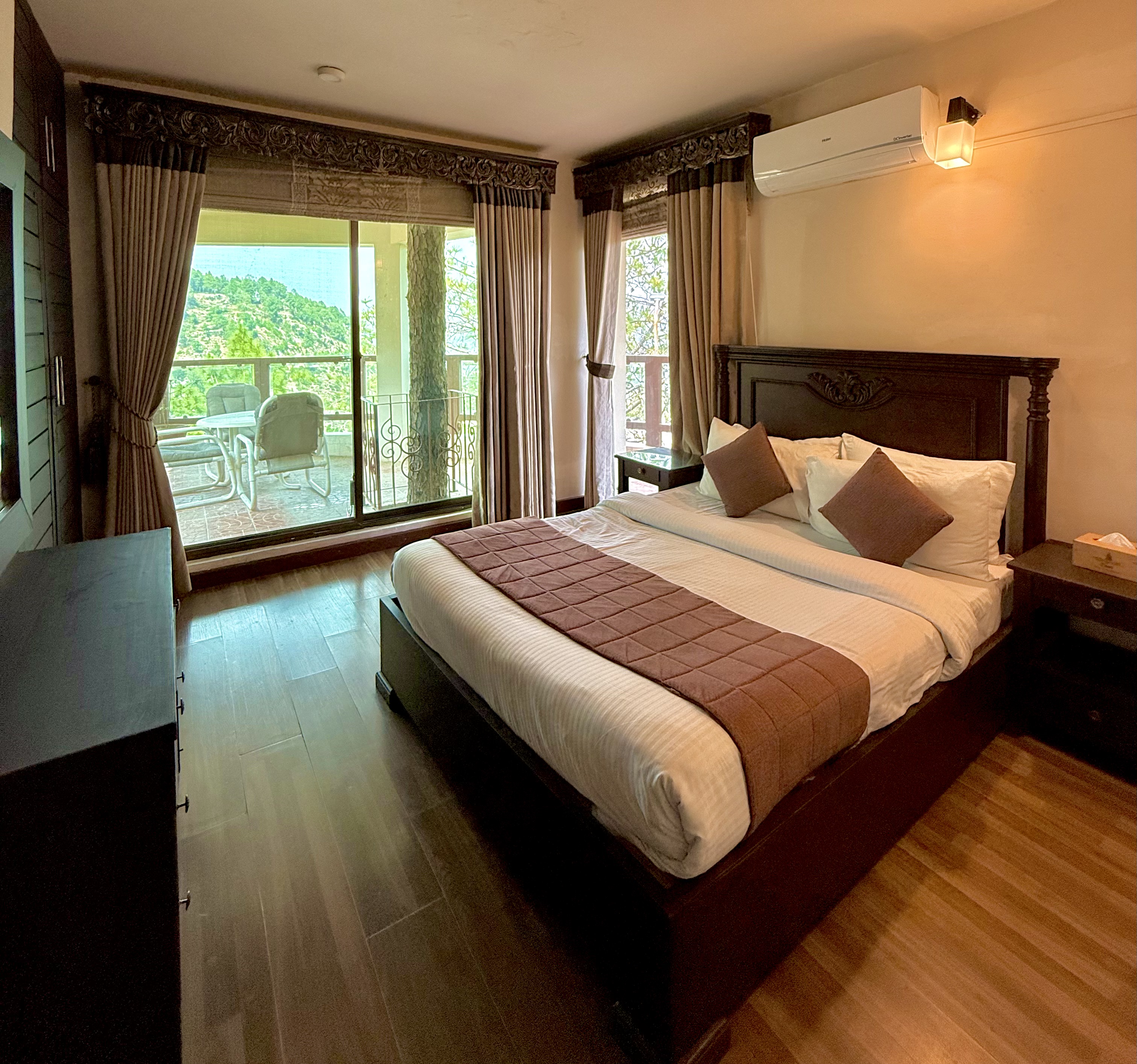 Valley View Room
